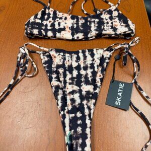 NWT Skatie Bikini